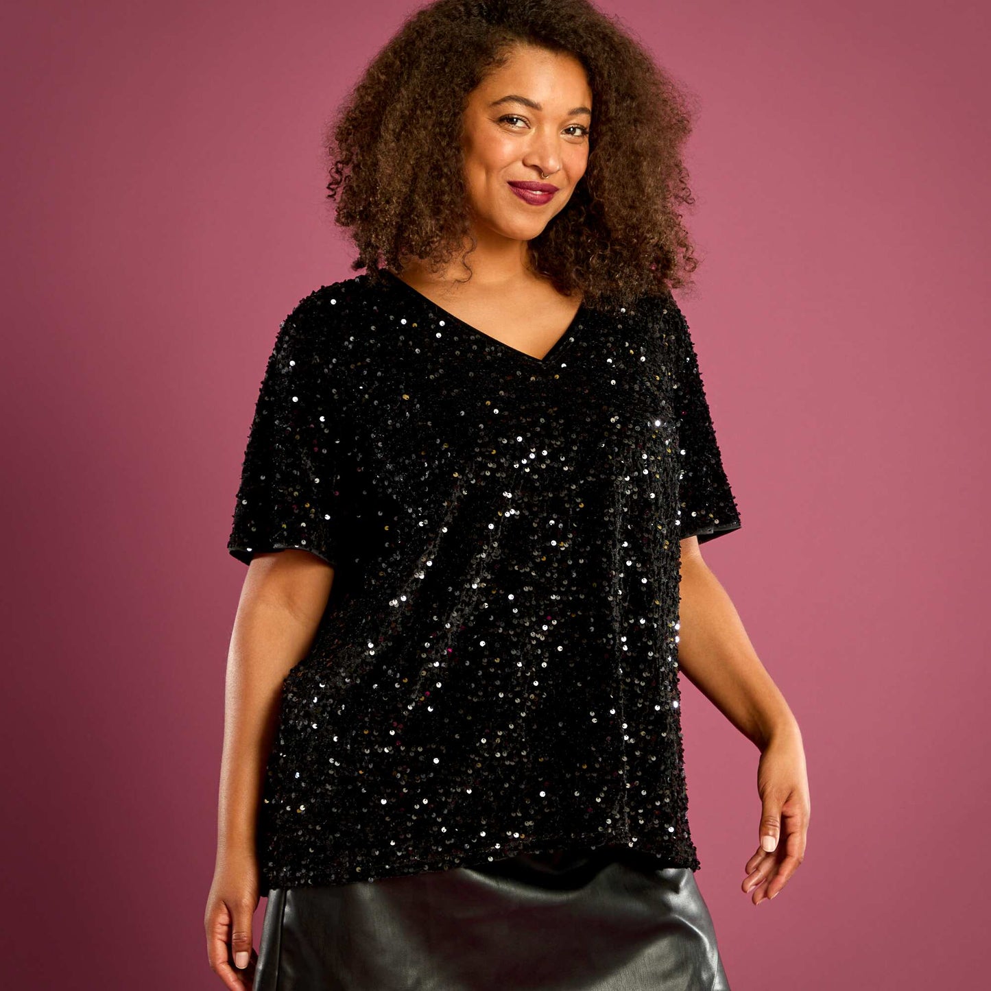 T-shirt avec sequins all-over manches courtes NOIR