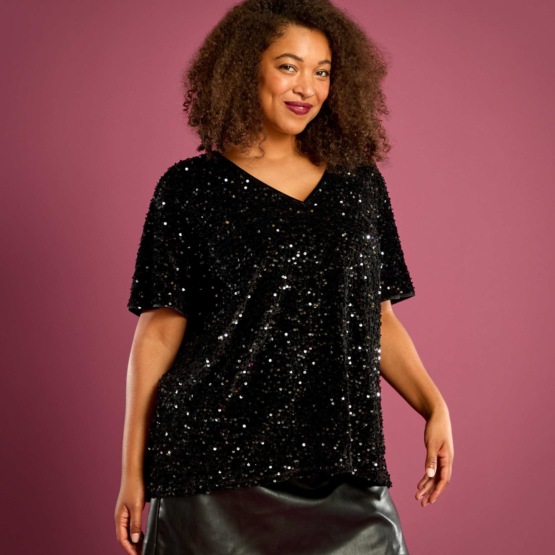 T-shirt avec sequins all-over manches courtes NOIR