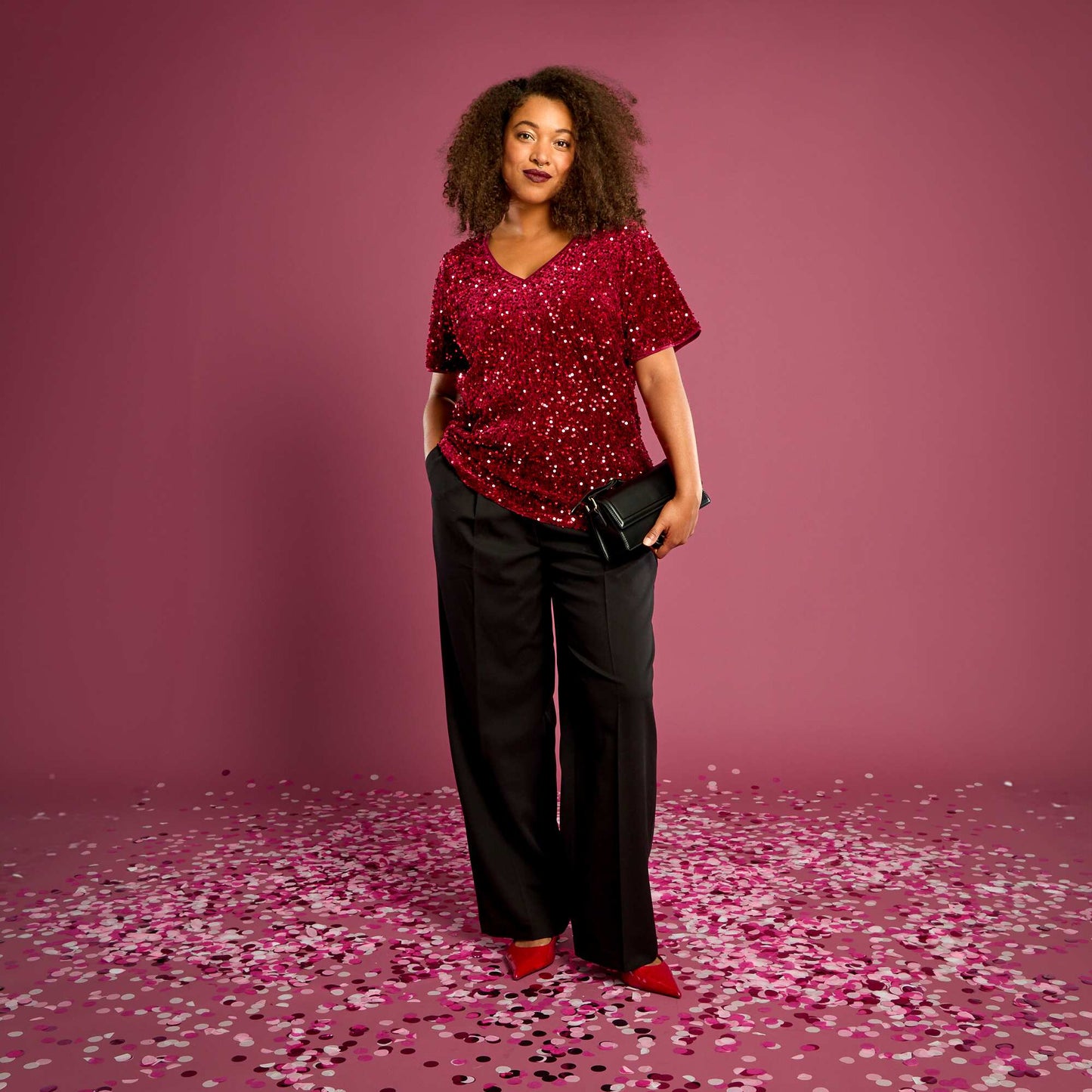 T-shirt avec sequins all-over manches courtes ROUGE