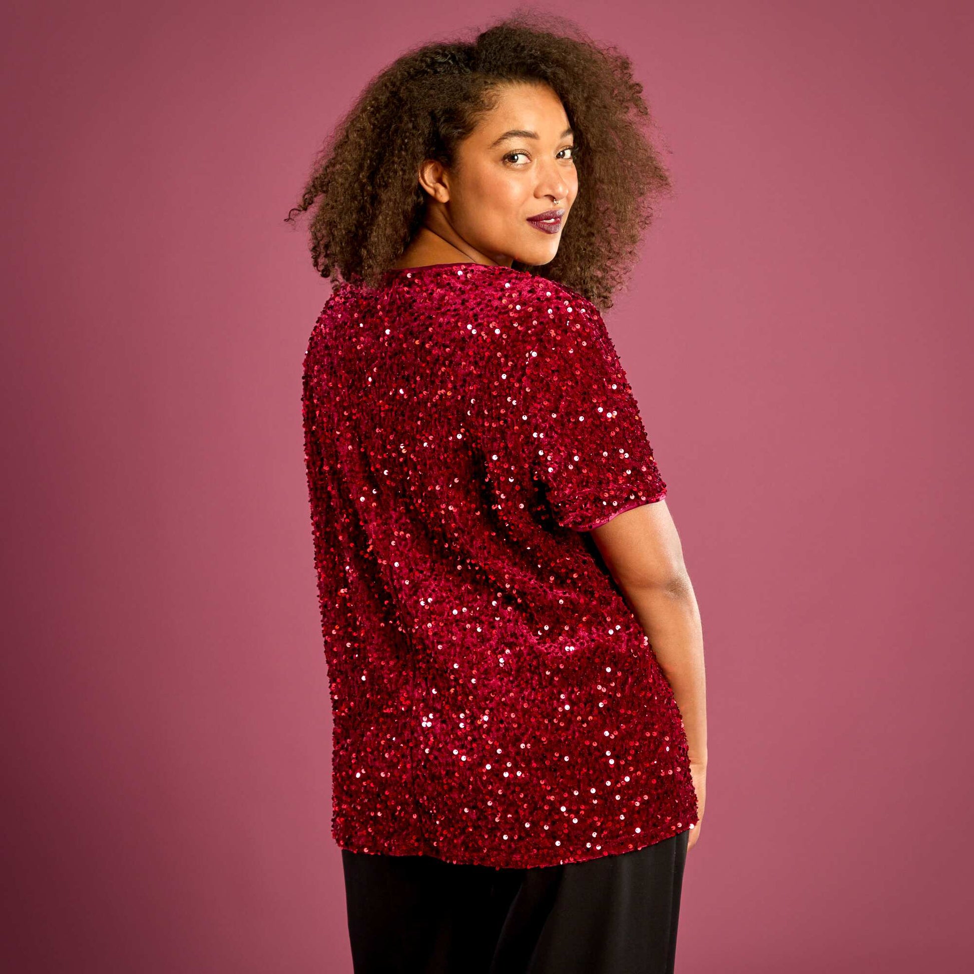 T-shirt avec sequins all-over manches courtes ROUGE
