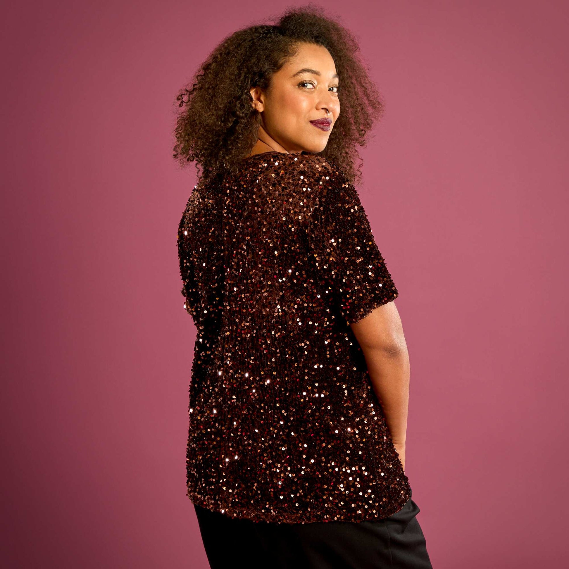 T-shirt avec sequins all-over manches courtes MARRON