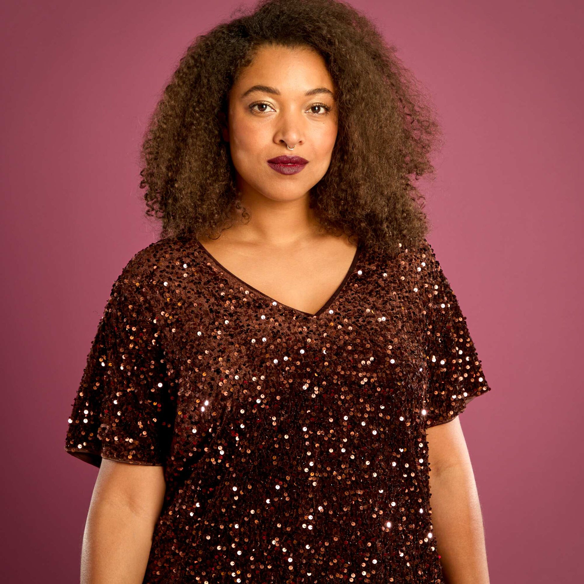T-shirt avec sequins all-over manches courtes MARRON