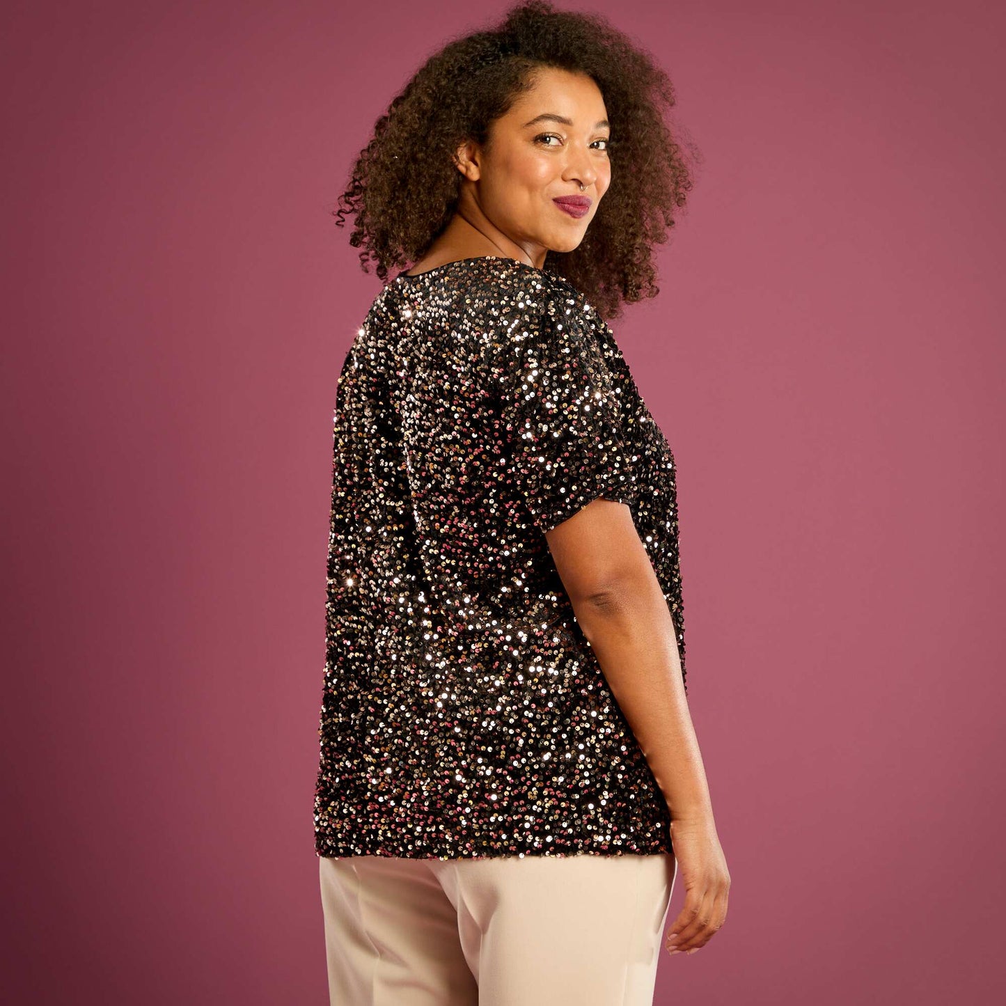 T-shirt avec sequins all-over manches courtes JAUNE