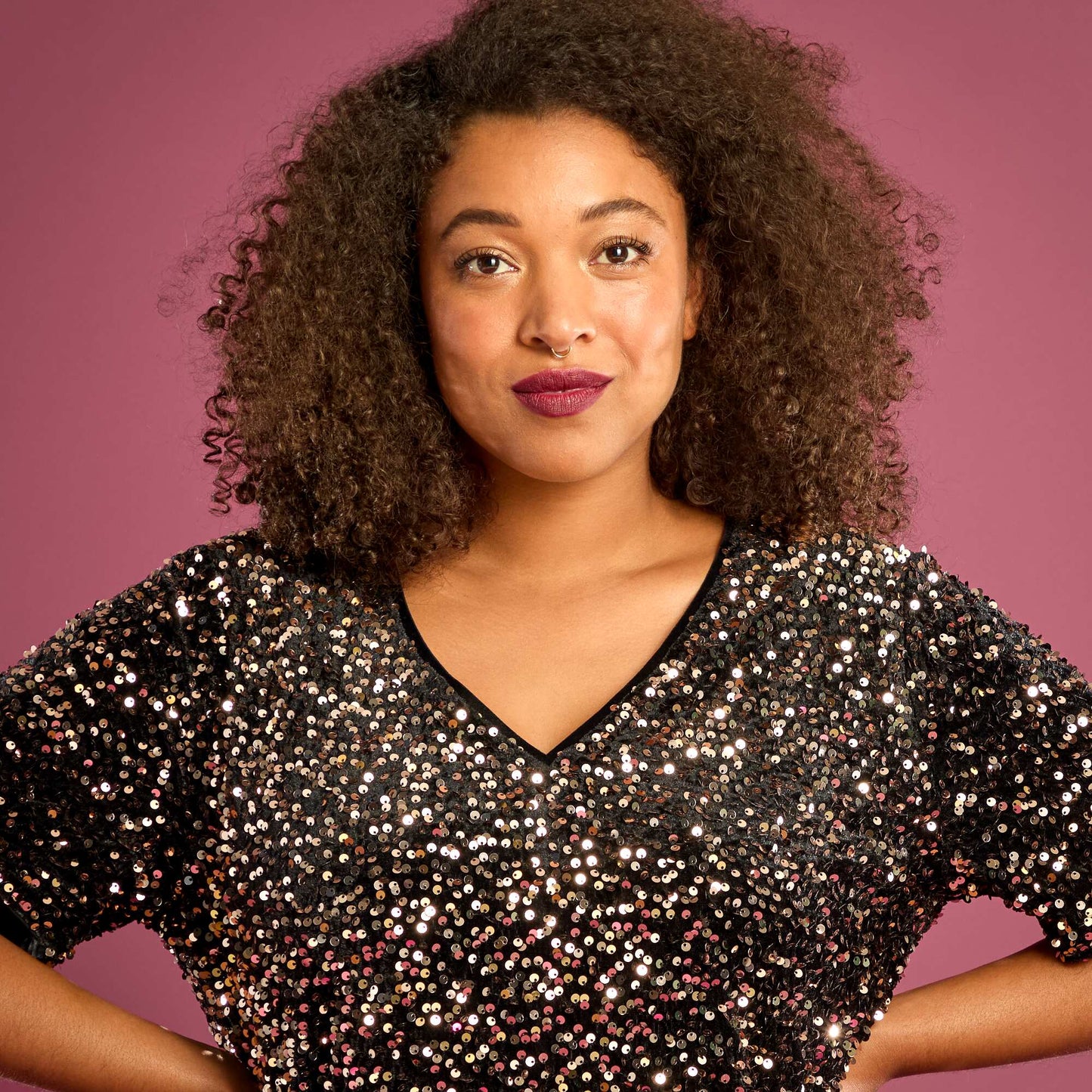 T-shirt avec sequins all-over manches courtes JAUNE