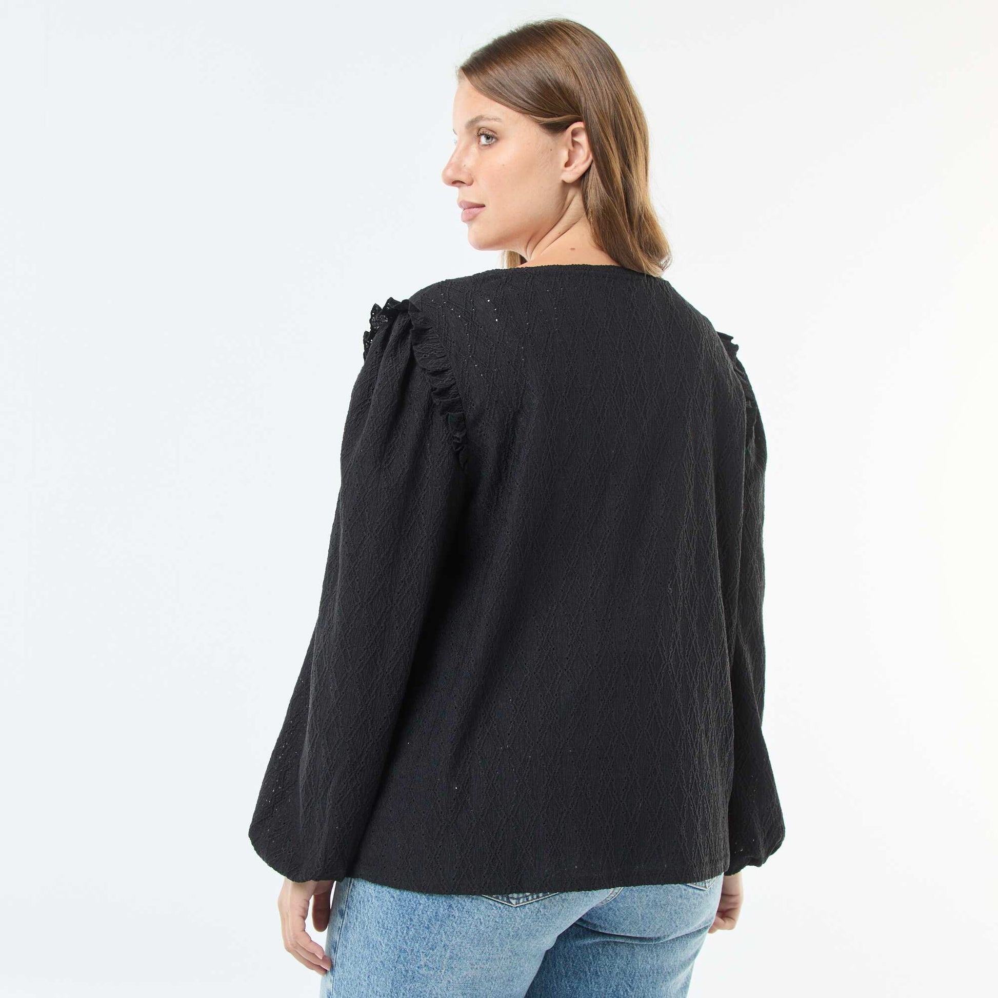 Tee-shirt en maille ajourée avec épaules volantées NOIR